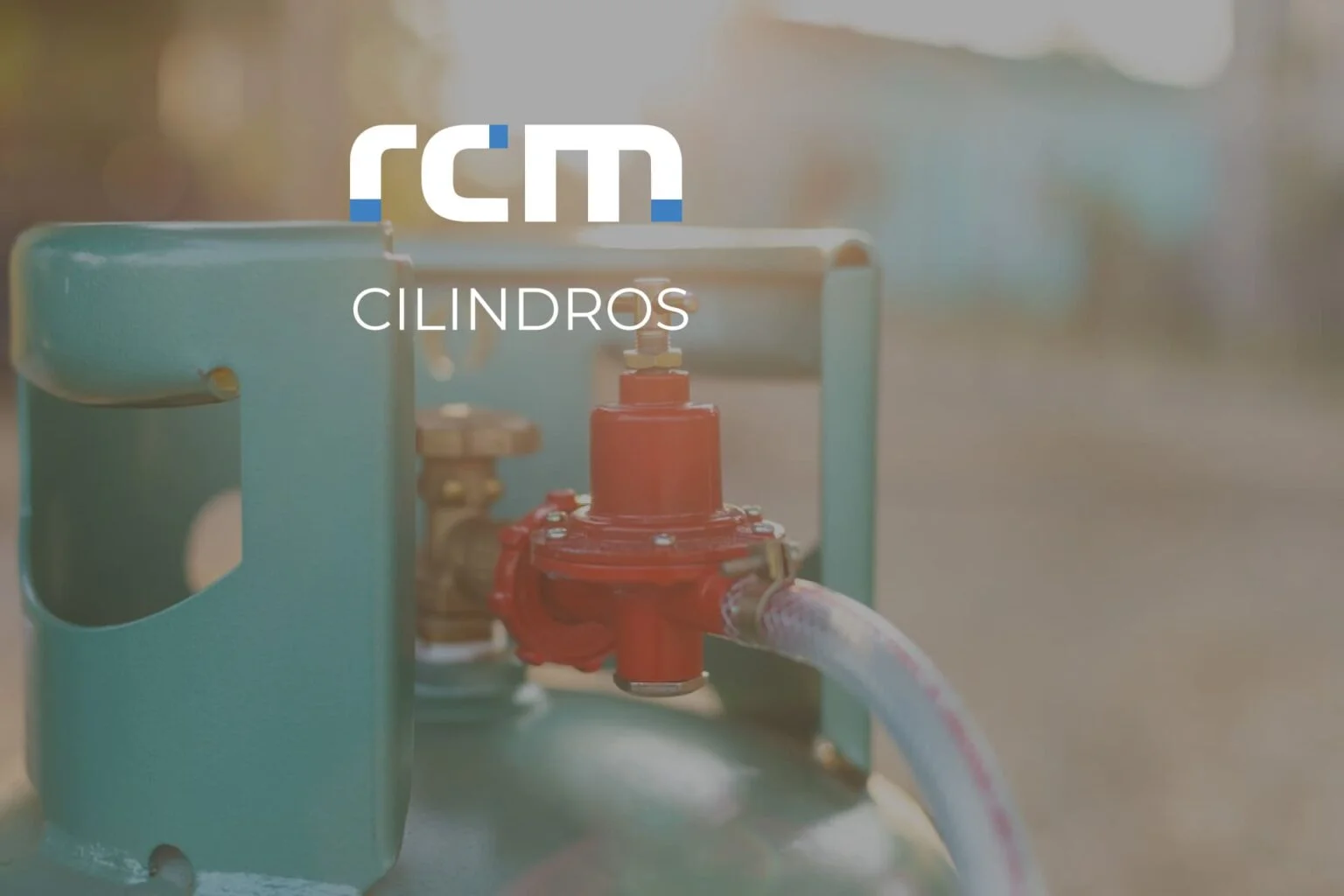 Marcas, Servicios, Estufas, cilindros y más. moderno-cilindro-de-gas-RCM-Guatemalamodern-cilinder-kitchen-stove-natural-gas-burns-with-blue-flame-household-gas-consumption-close-up-selective-focus, Explora las soluciones innovadoras de nuestras marcas te ofrece. | Satisfacemos las necesidades de millones de consumidores en Guatemala.